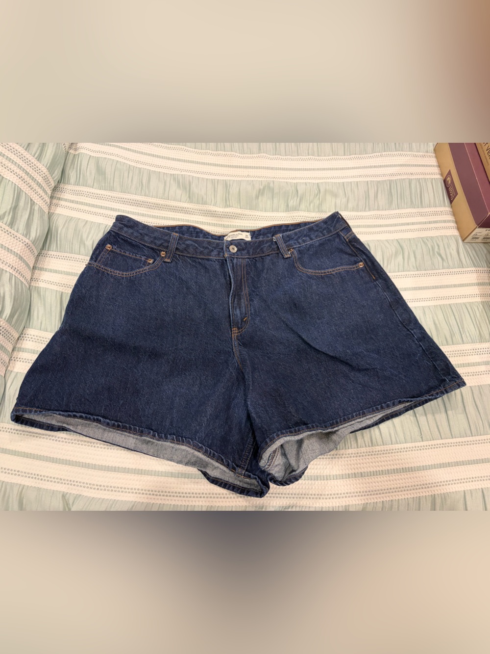 Abercrombie & Fitch High-Rise Dark Blue Denim Women's Shorts - Picture 2 of 8